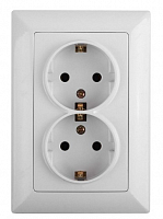 Розетка Intro Solo 4-208-01 с заземлением двойная 2X2P+E Schuko со шторками, 16А-250В, IP20, СУ, бел